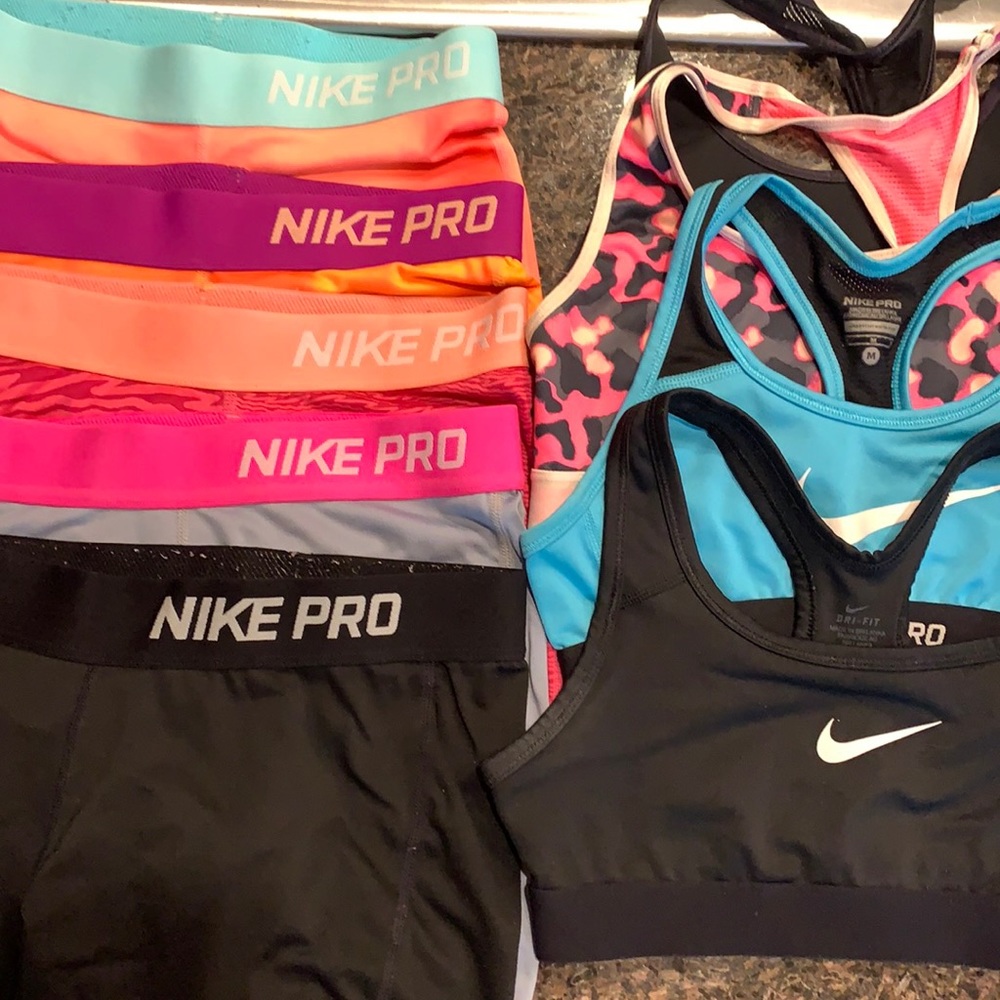 Bundle - Nike Pro Youth Large 5 pair w/4 bra